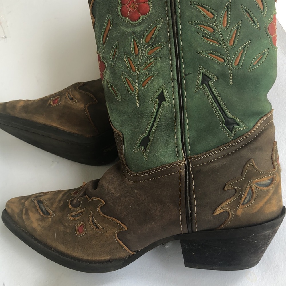 Ladies heeled boot